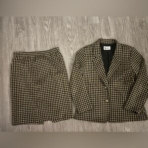 💛FRAN FINE APPRPPVED⭐️ Black and Gold Houndstooth 90s Y2K Skirt Suit